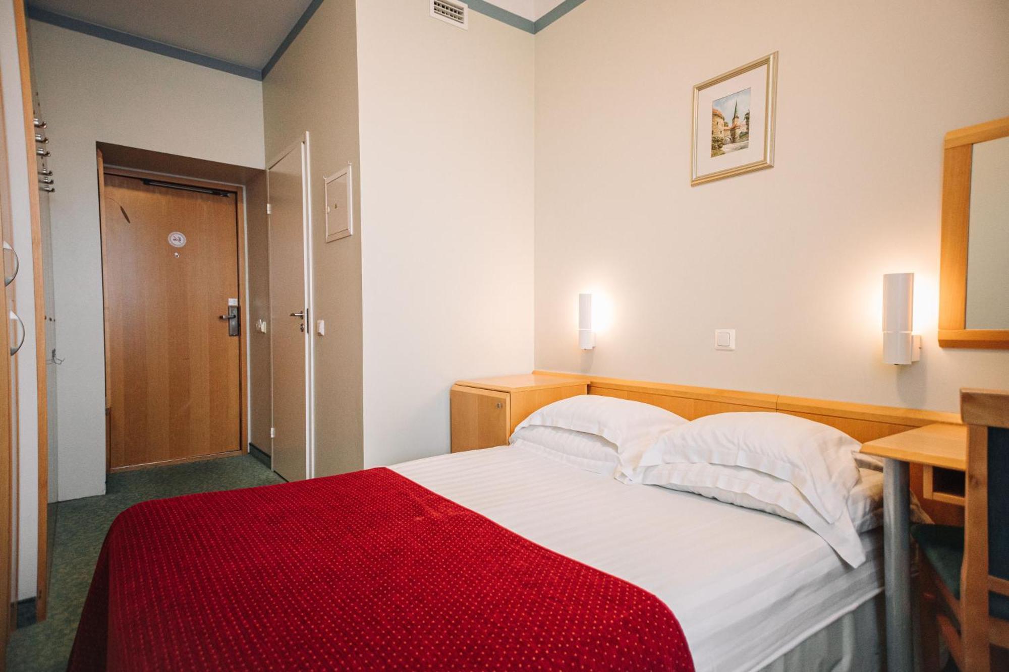 Rixwell Viru Square Hotel Tallin Exterior foto